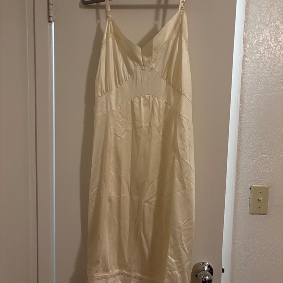 Snip-to-Fit Nylon Full Slip - Picture 2 of 4